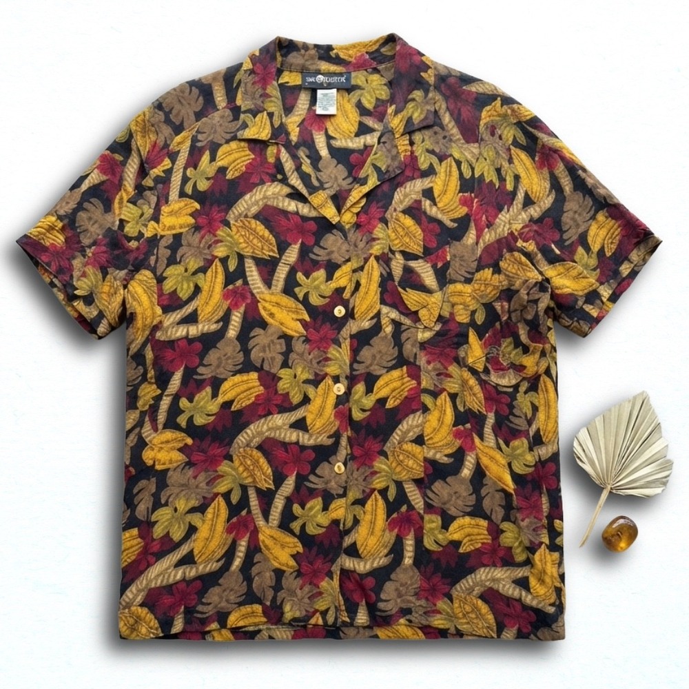 Sag Harbor Woman Tropical Leaf Floral Button Up Shirt Short Sleeve Mustard Black